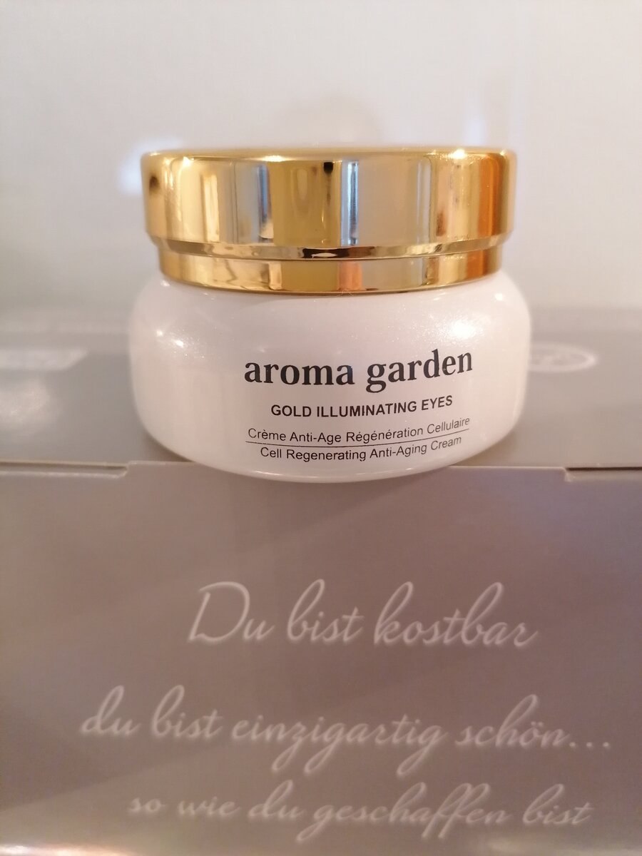 Gold Illuminating Eyes von aroma garden